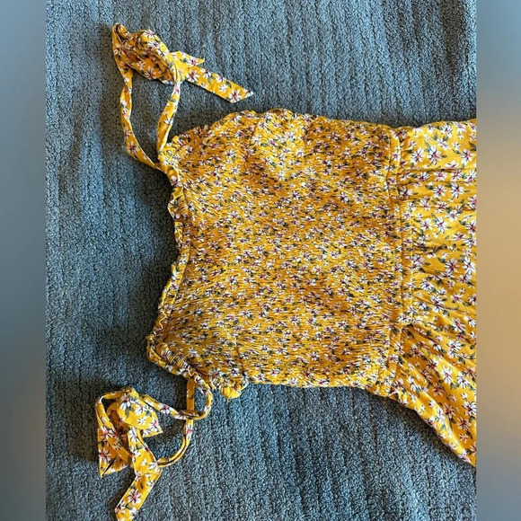 Yellow Floral Hollister Jumper - Picture 8 of 9